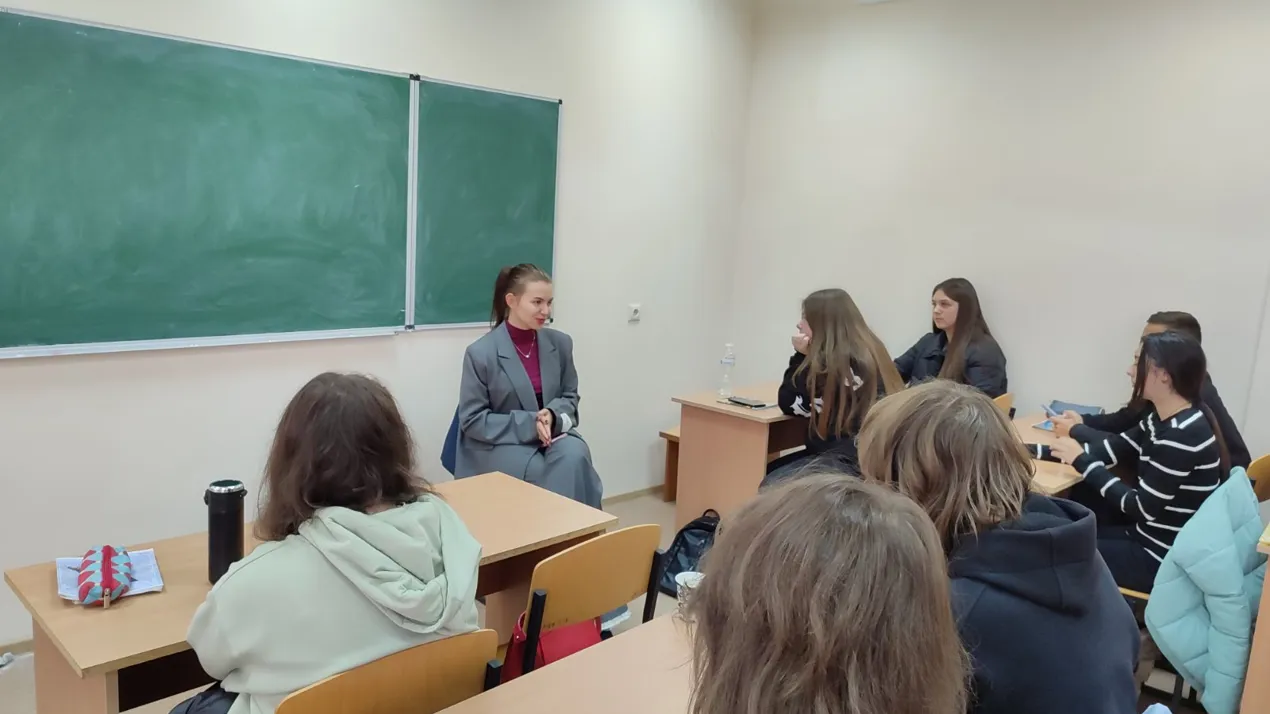 ЗУСТРІЧ З ВИПУСКНИЦЕЮ НАШОЇ КАФЕДРИ