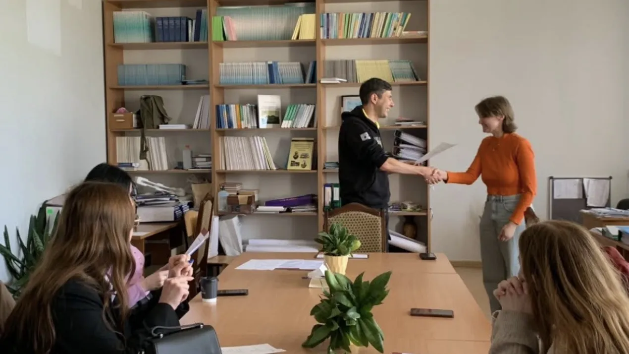 Травма-інформована первинна психосоціальна допомога