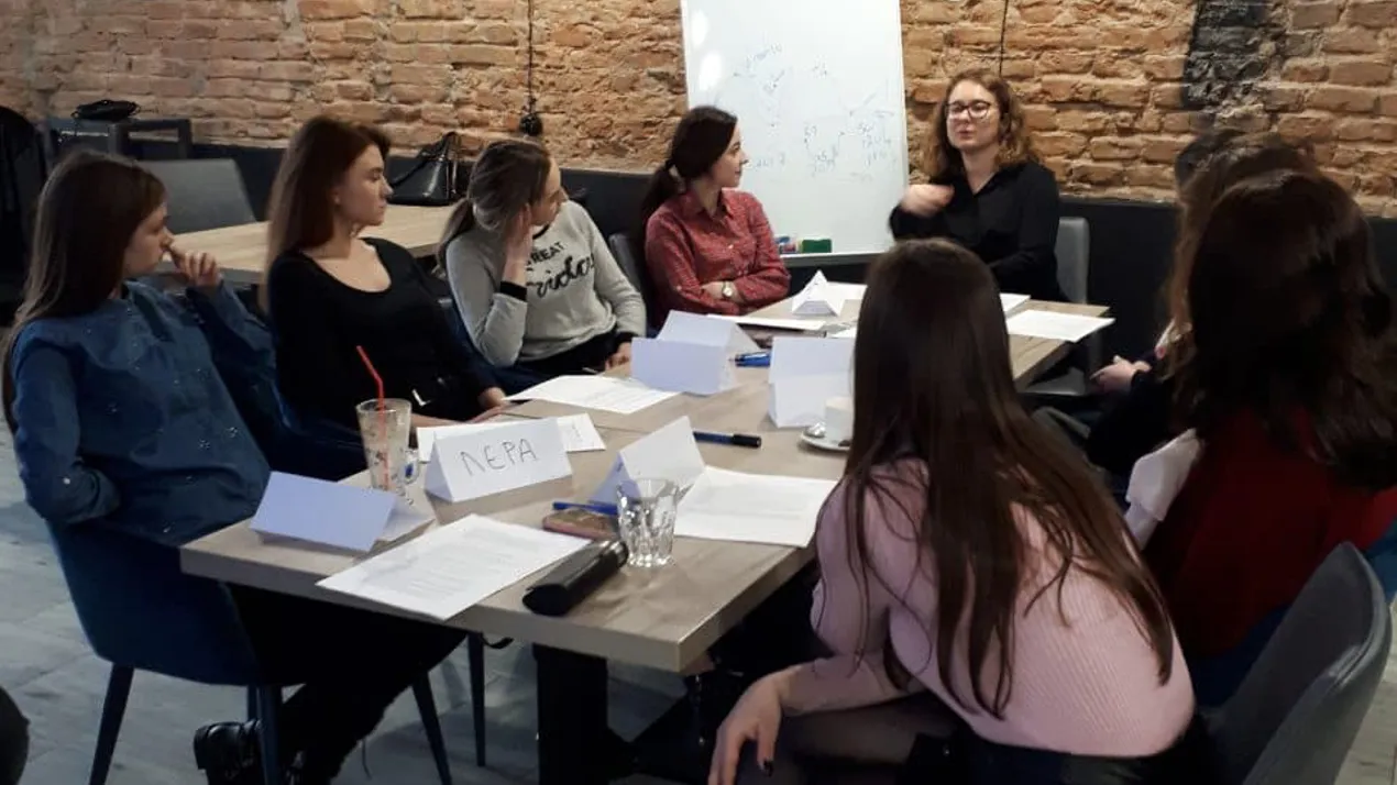 11-12 квітня для студентів спеціалізації «Соціальна психологія» в межах навчального курсу «Якісні методи соціально-психологічного дослідження» відбувся навчальний тренінг «Якісна методологія: фокус-групові дискусії».