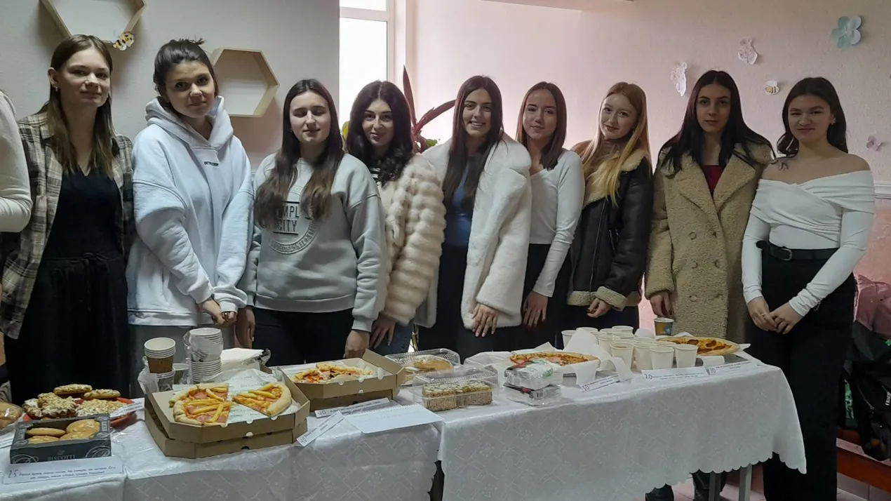 УЧАСТЬ У БЛАГОДІЙНОМУ ЯРМАРКУ "БОРІТЕСЯ - ПОБОРЕТЕ"